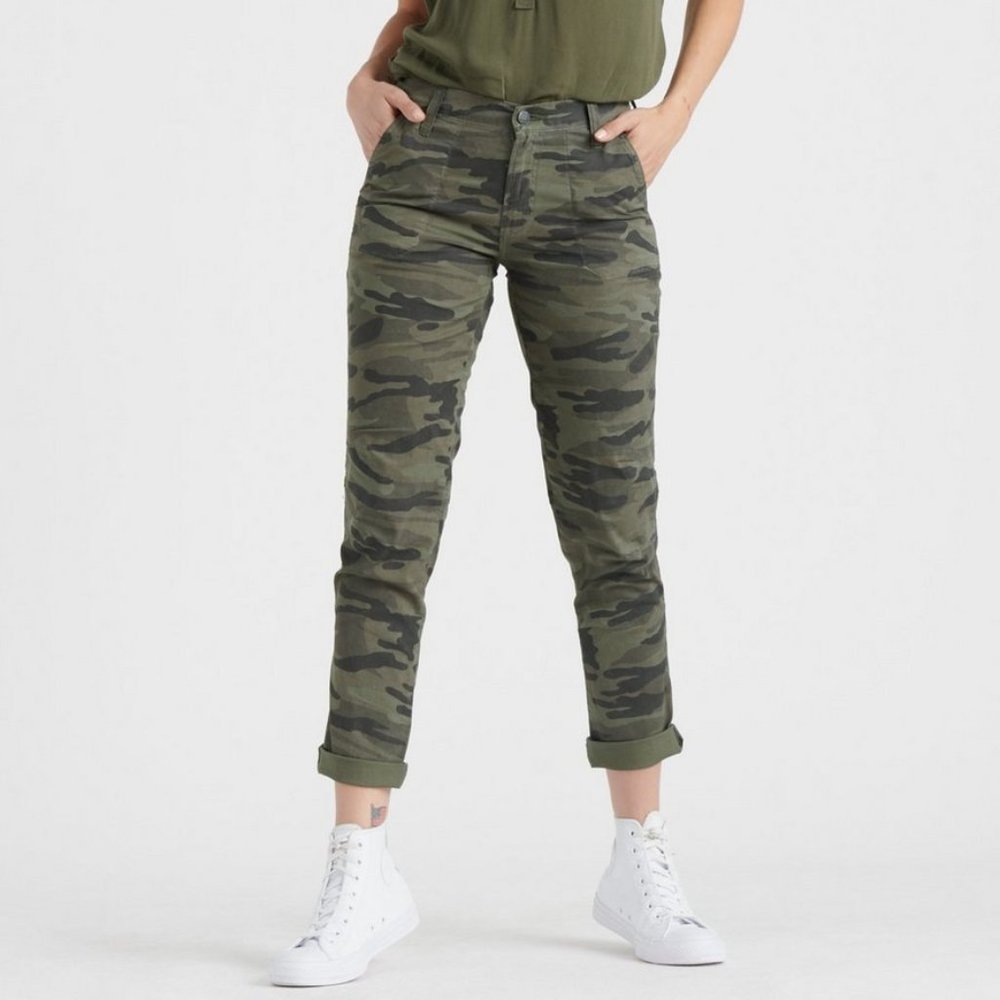 Lucky Brand   camouflage Cargo Pnts/ 0/25.